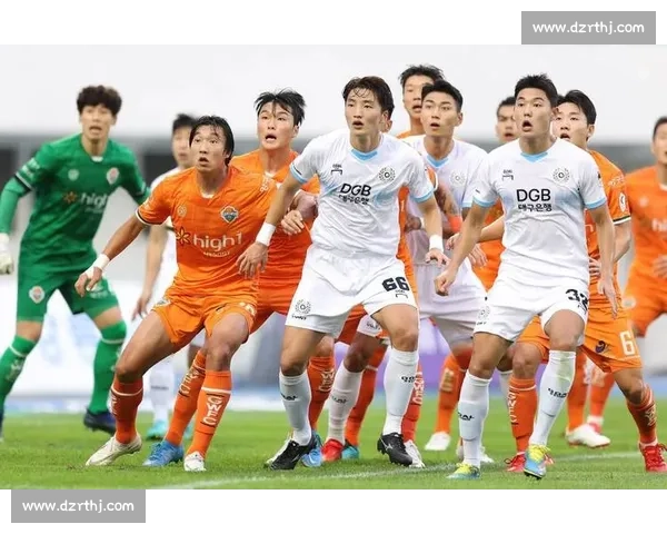 蔚山现代与江原对决揭示韩国足球强队间的激烈碰撞与战术博弈